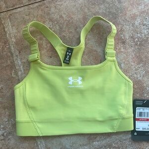 NWT UNDER ARMOR GREEN SPORTS BRA SIZE XS/ COMPRESSION & HIGH SUPPORT